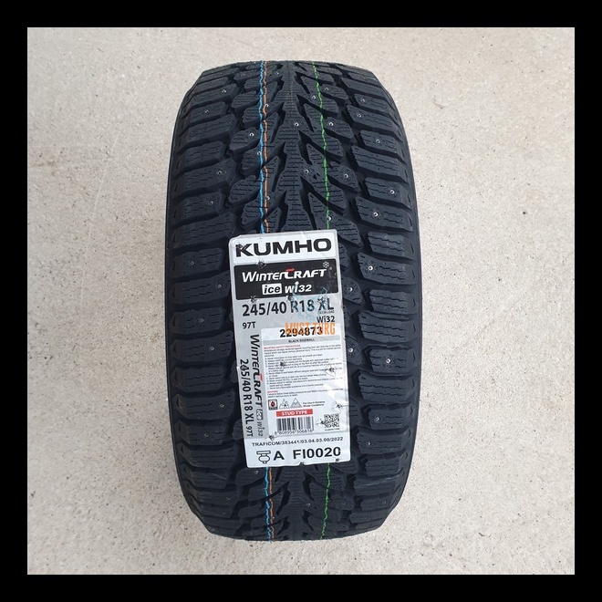 245/40R18 97T XL Kumho Wintercraft Ice WI32 FS naastrehv