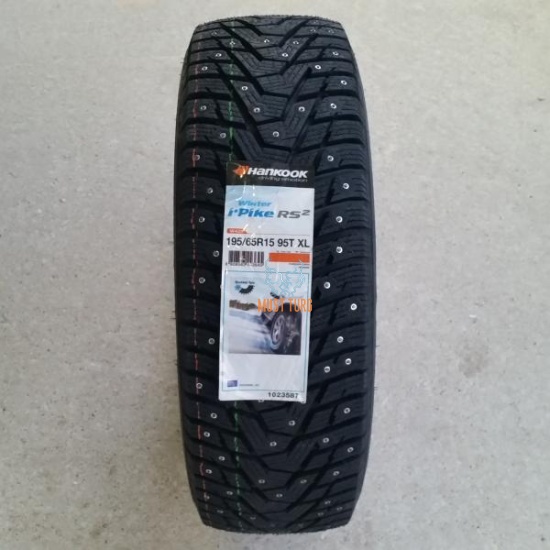 195/65R15 95T XL Hankook Winter I´Pike RS2 W429 naast