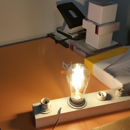 Light bulb led filament 6W 600lm E27 gold tone Light bulb led filament 6W 600lm E27 gold tone