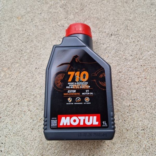 Engine oil for 2-stroke engines MOTUL 710 1L synthetic ester