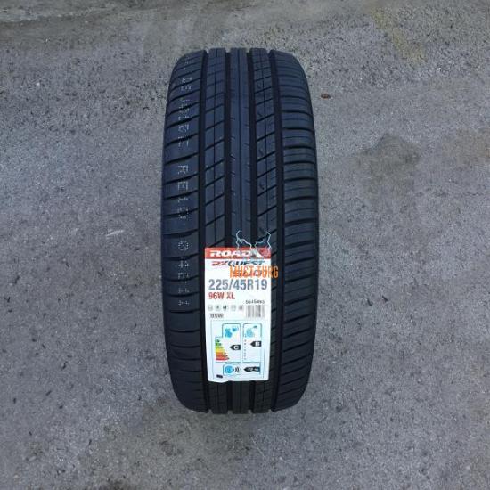 225/45R19 96W XL RoadX RXquest SU01