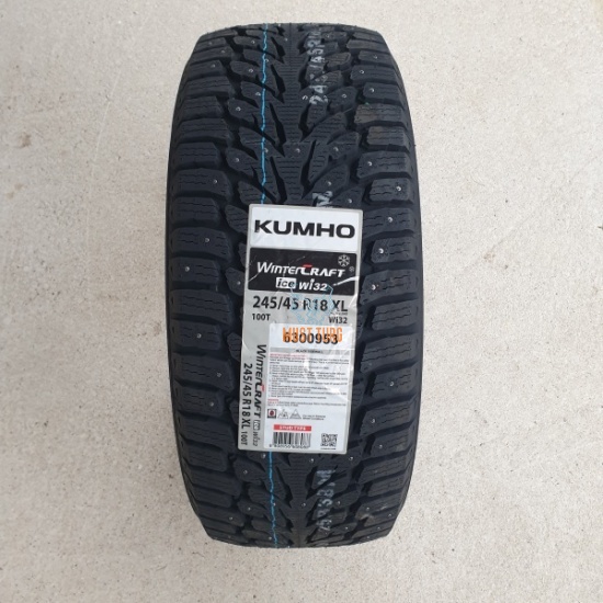 245/45R18 100T XL Kumho WinterCraft Ice WI32FS naastrehv