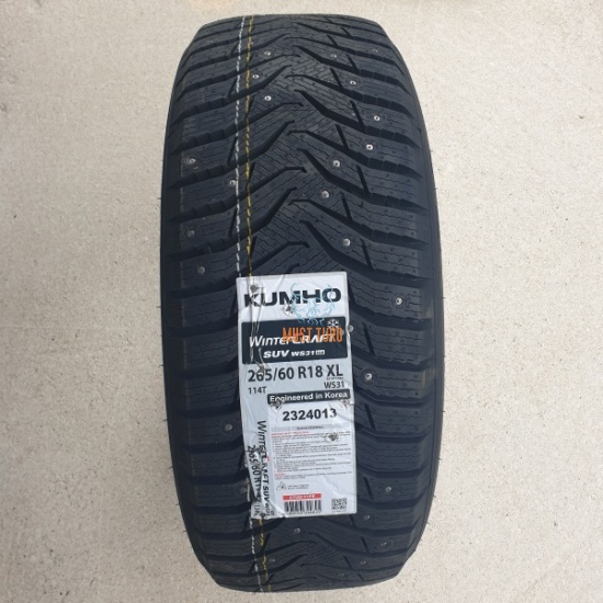 265/60R18 114T XL Kumho WinterCraft SUV Ice WS31 studded
