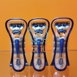 Gillette Fusion razor, included 4 replacement blades (without packaging) 3pcs