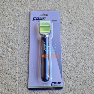 Roller for installing bitumen mat